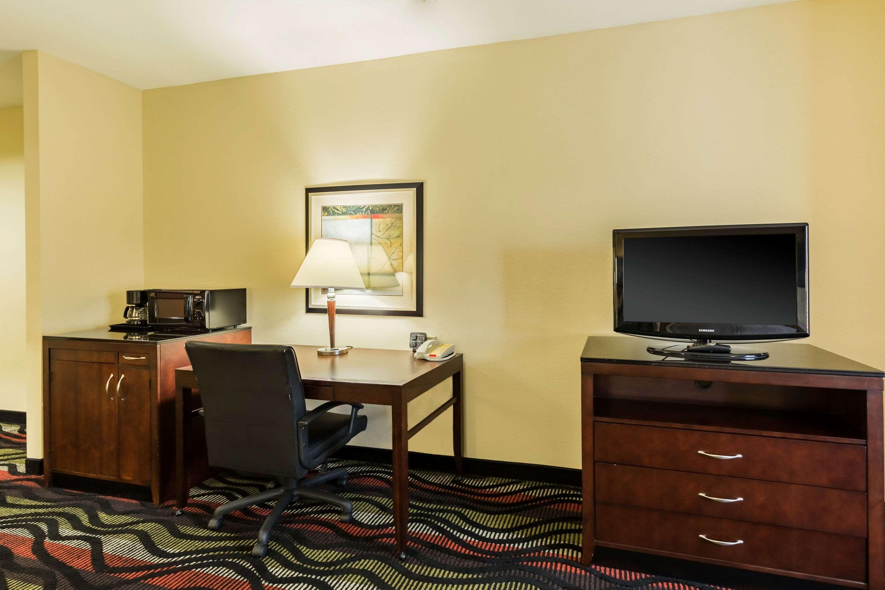 Comfort Suites Beaumont I-10 Esterno foto