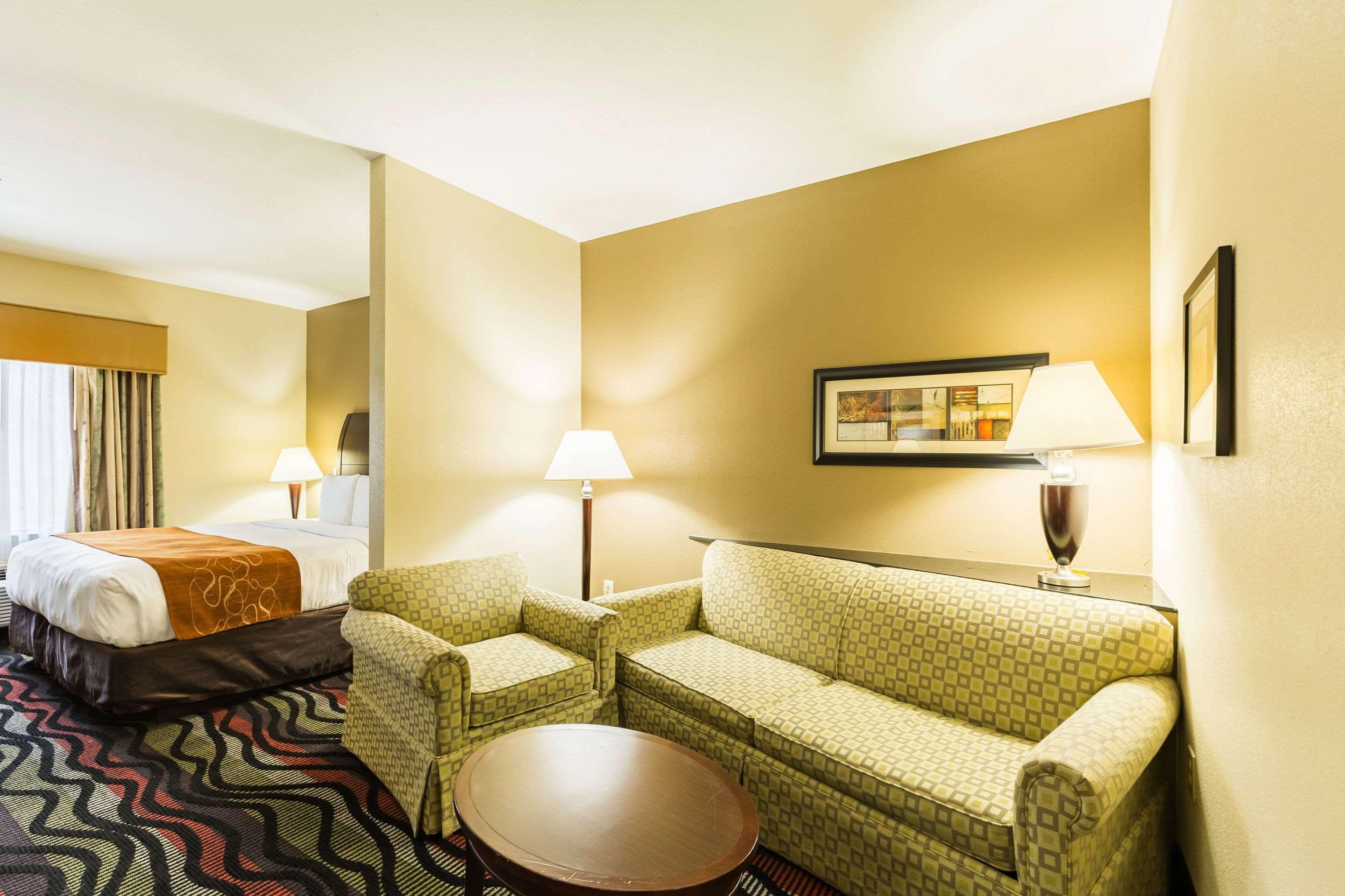 Comfort Suites Beaumont I-10 Esterno foto