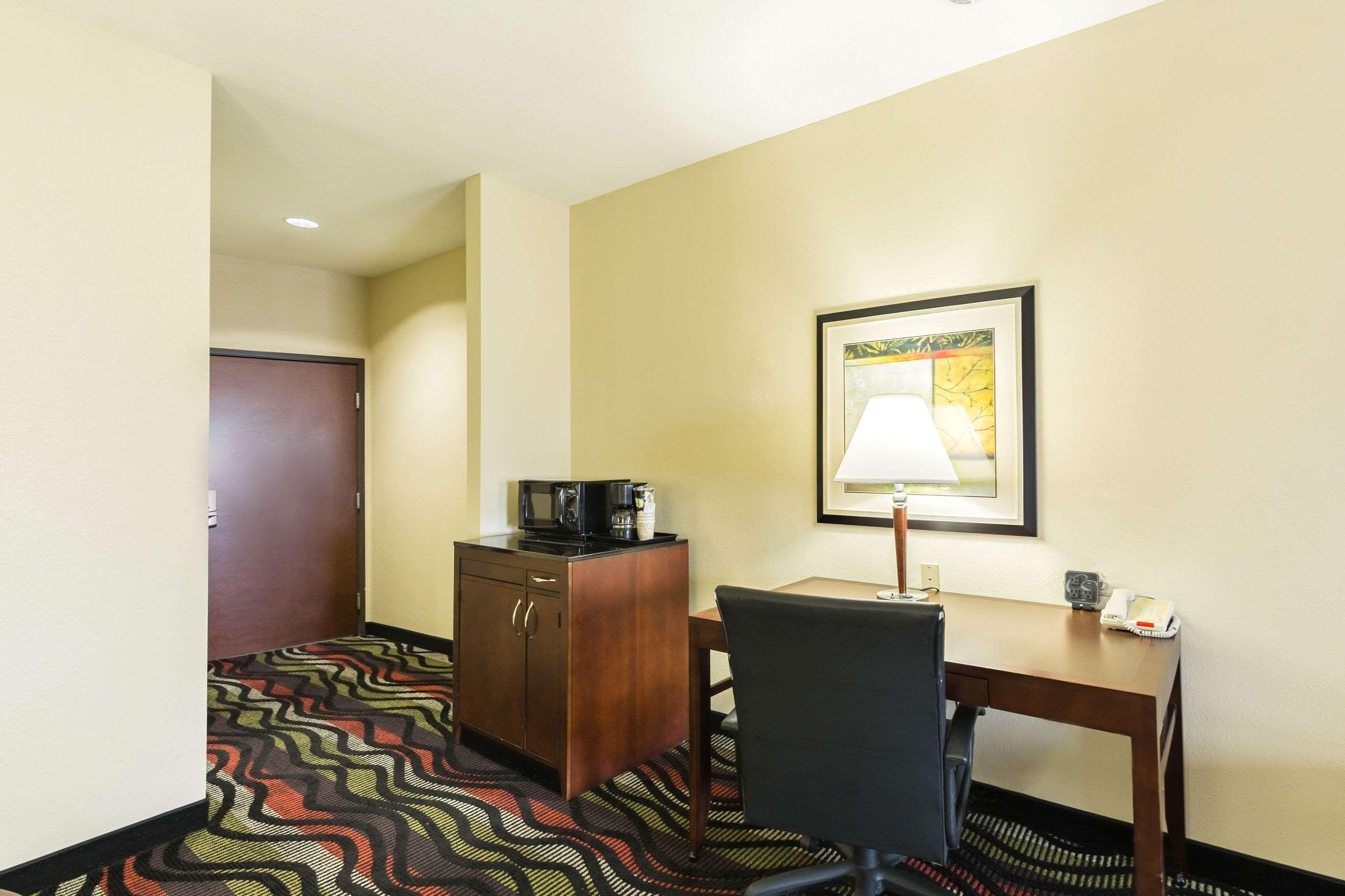 Comfort Suites Beaumont I-10 Esterno foto