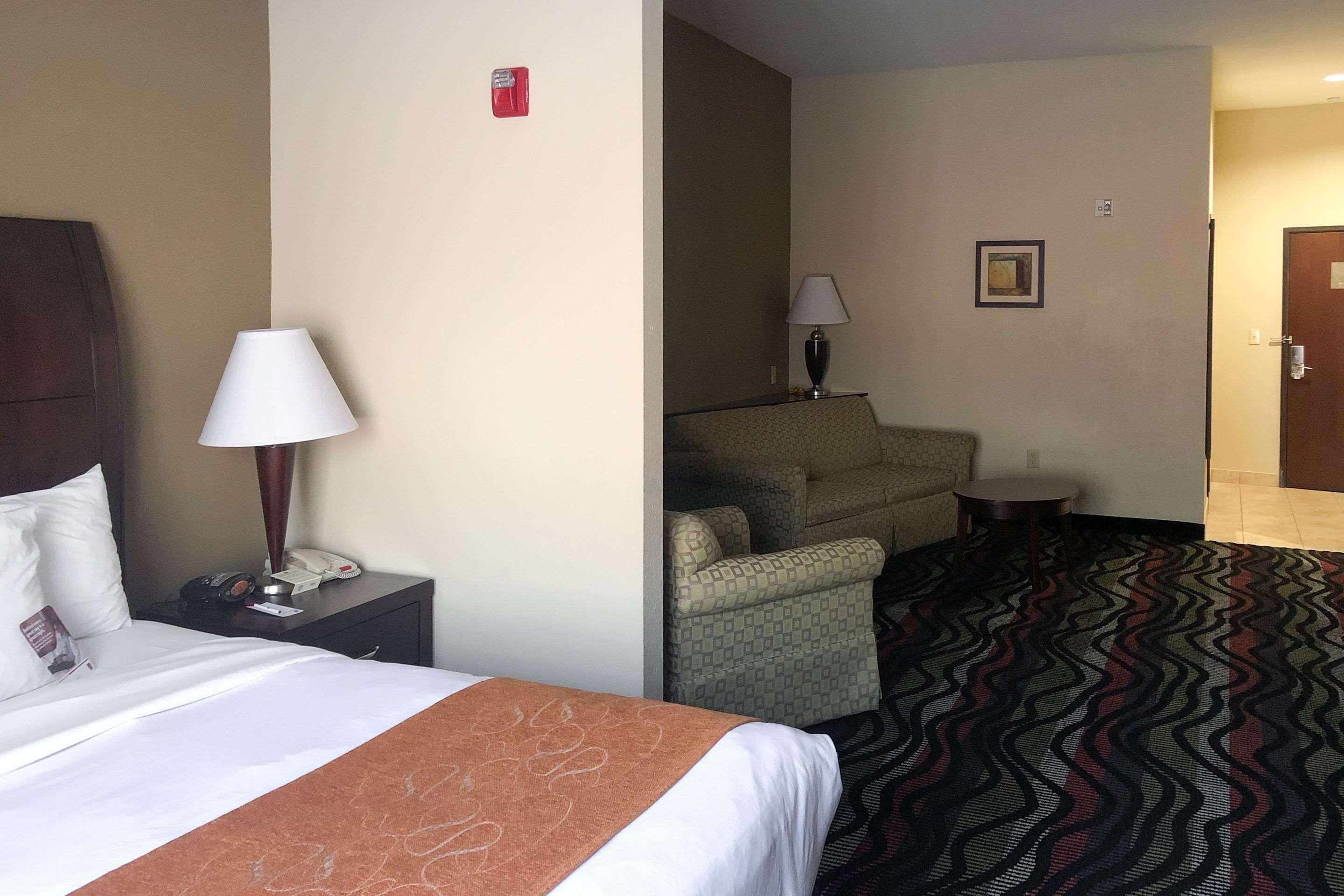 Comfort Suites Beaumont I-10 Esterno foto